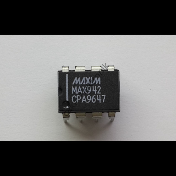 MAX942