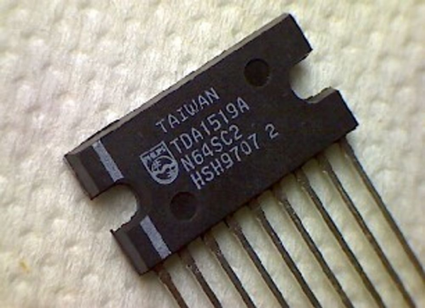 TDA1519A SIP9